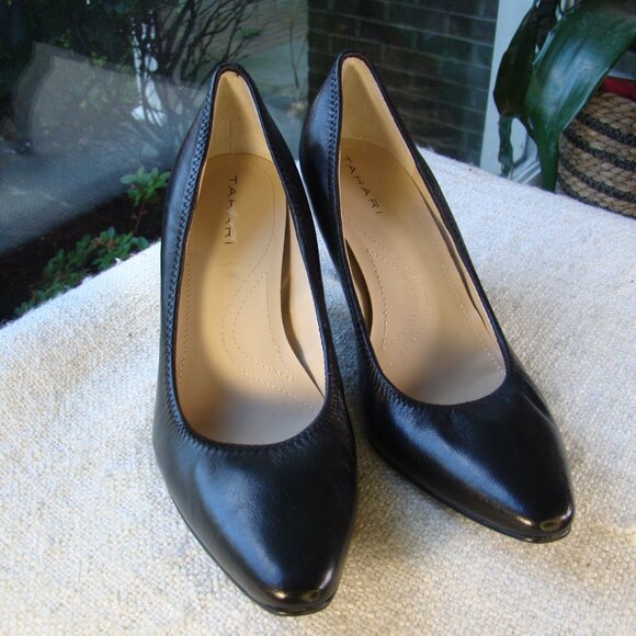 Tahari NWOT black cushion insole leather medium kitten heel pointy toe pumps S 6 - Picture 6 of 6